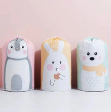 Load image into Gallery viewer, ถุงเก็บผ้าอเนกประสงค์ DC042