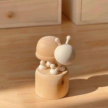 Load image into Gallery viewer, ตุ๊กตาไม้ สไตล์ญีปุ่น DC022