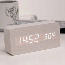 Load image into Gallery viewer, นาฬิกาดิจิตอลไม้ LM054